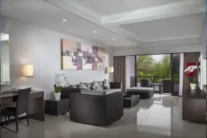 Two and Three Bedroom Balcony Suites - Living Room 