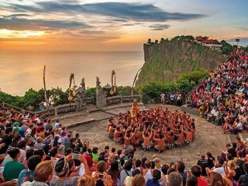 Watch Sunset Kecak Dance at Uluwatu