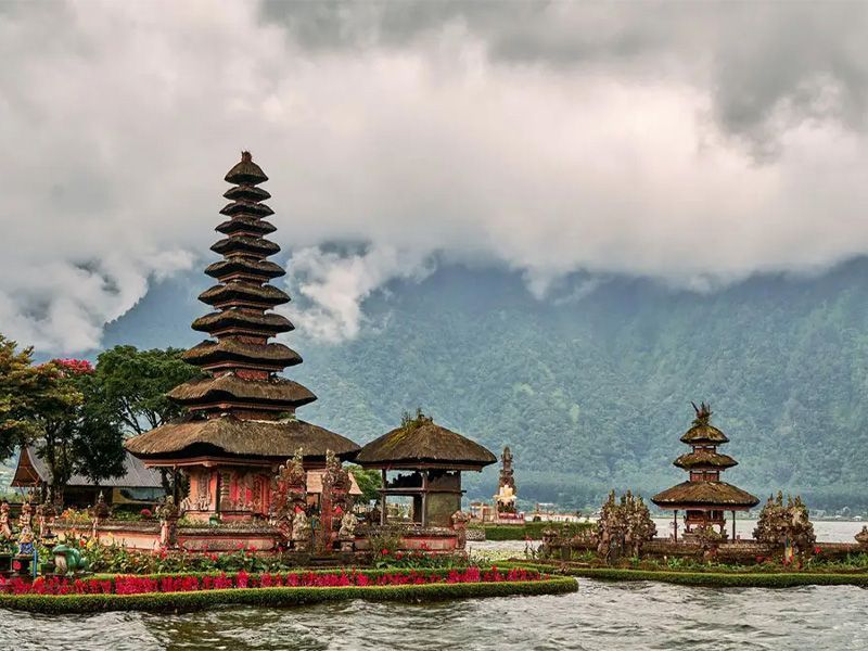 Most Visit Destination in Bali: Lake Beratan and Ulun Danu